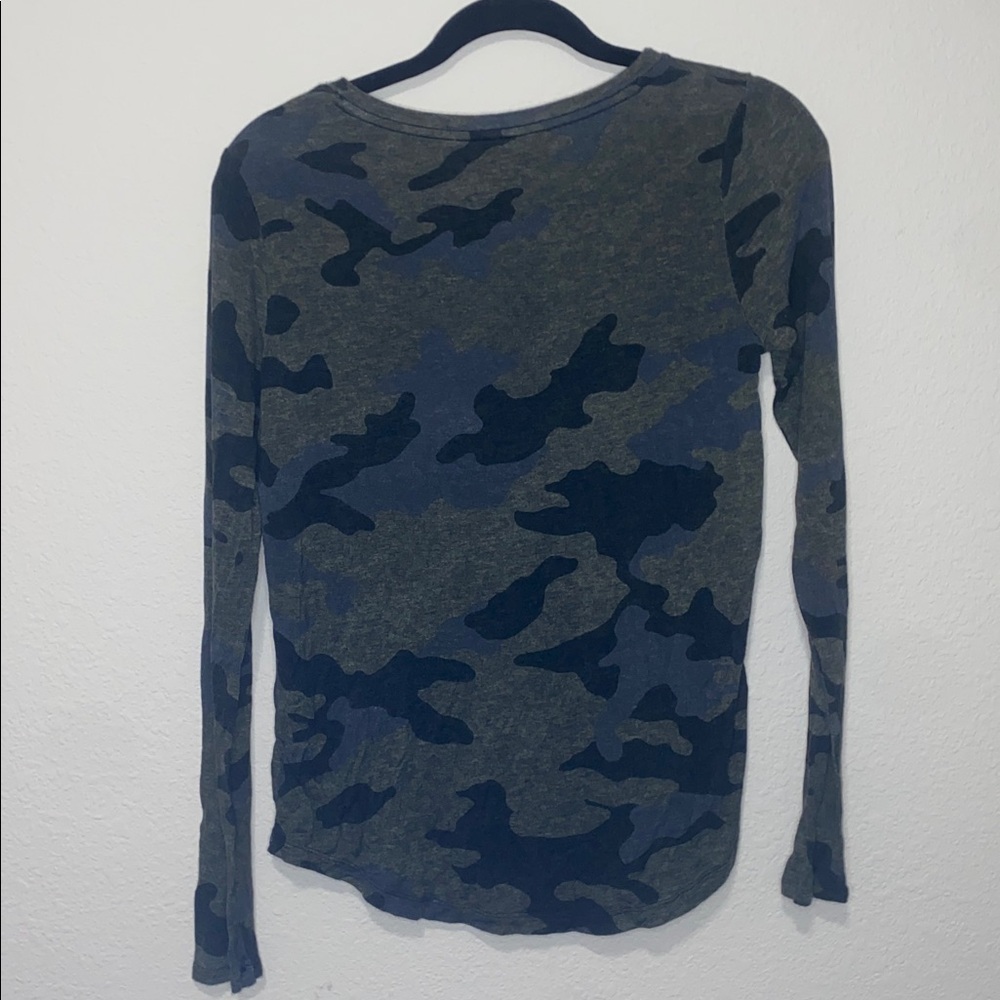 🪼Trendy Camo long sleeve top! - Picture 5 of 8